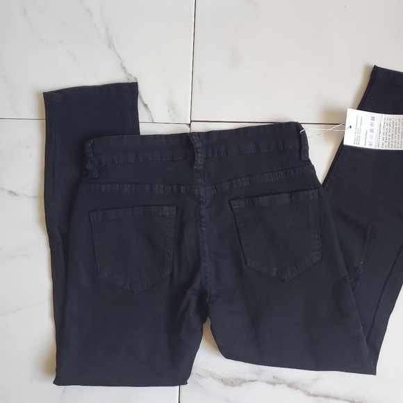 Fredd Marshall Kids's Distresed Black Jeans - Picture 7 of 13
